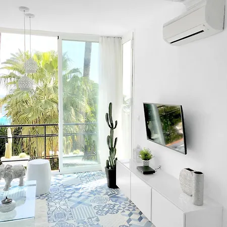With Private Access Apartment *
